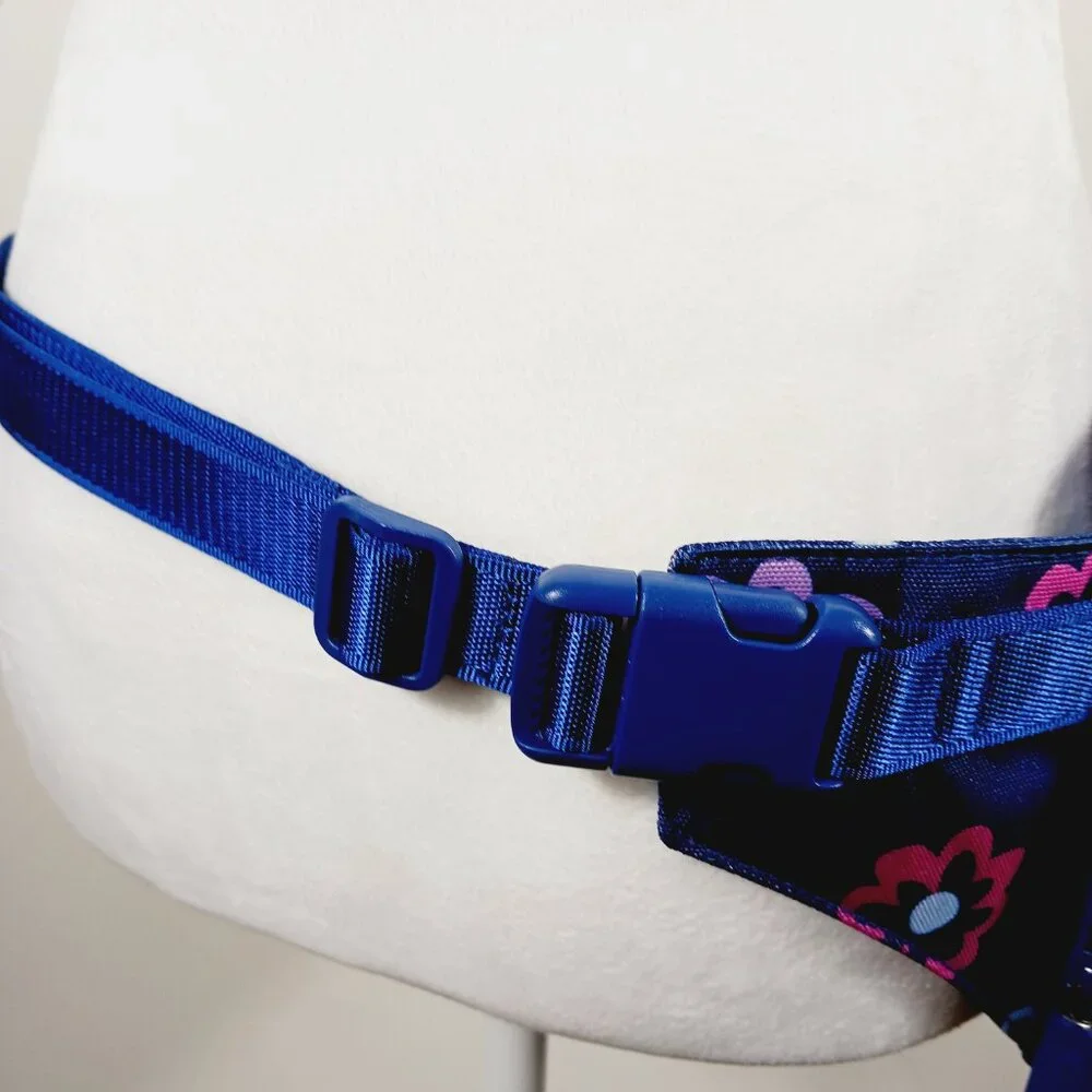 Very Bradley Blue Flowered Belt Bag 7.5 " X 7" Ellie Flowers, Fanny Pack - Picture 8 of 15
